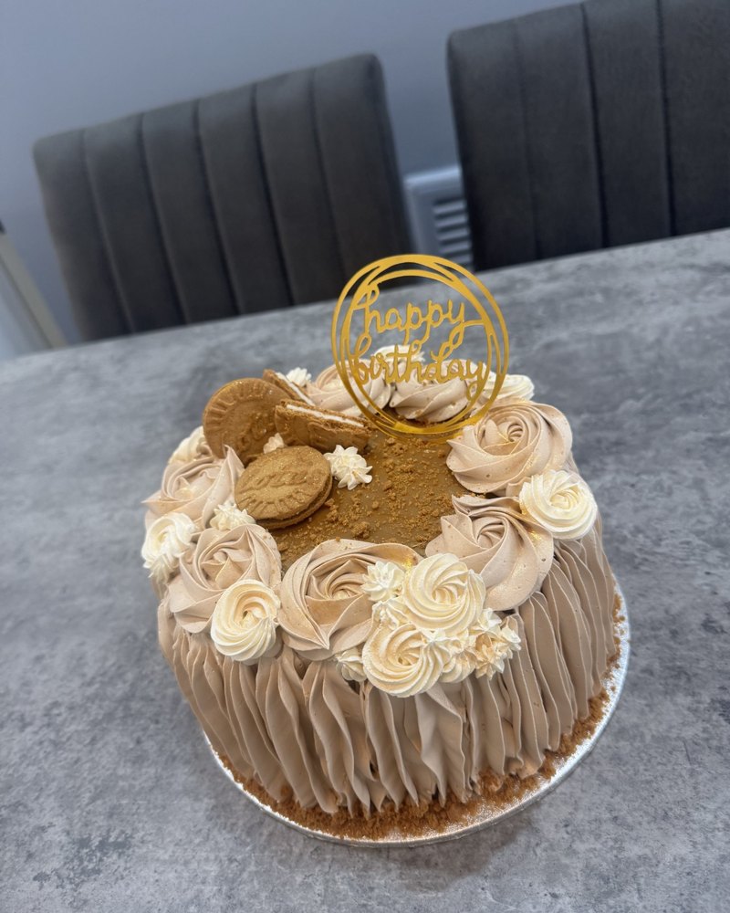 Biscoff lotus cake